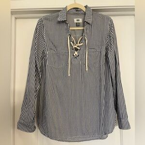 Old Navy Black and White Striped Long Sleeve Top